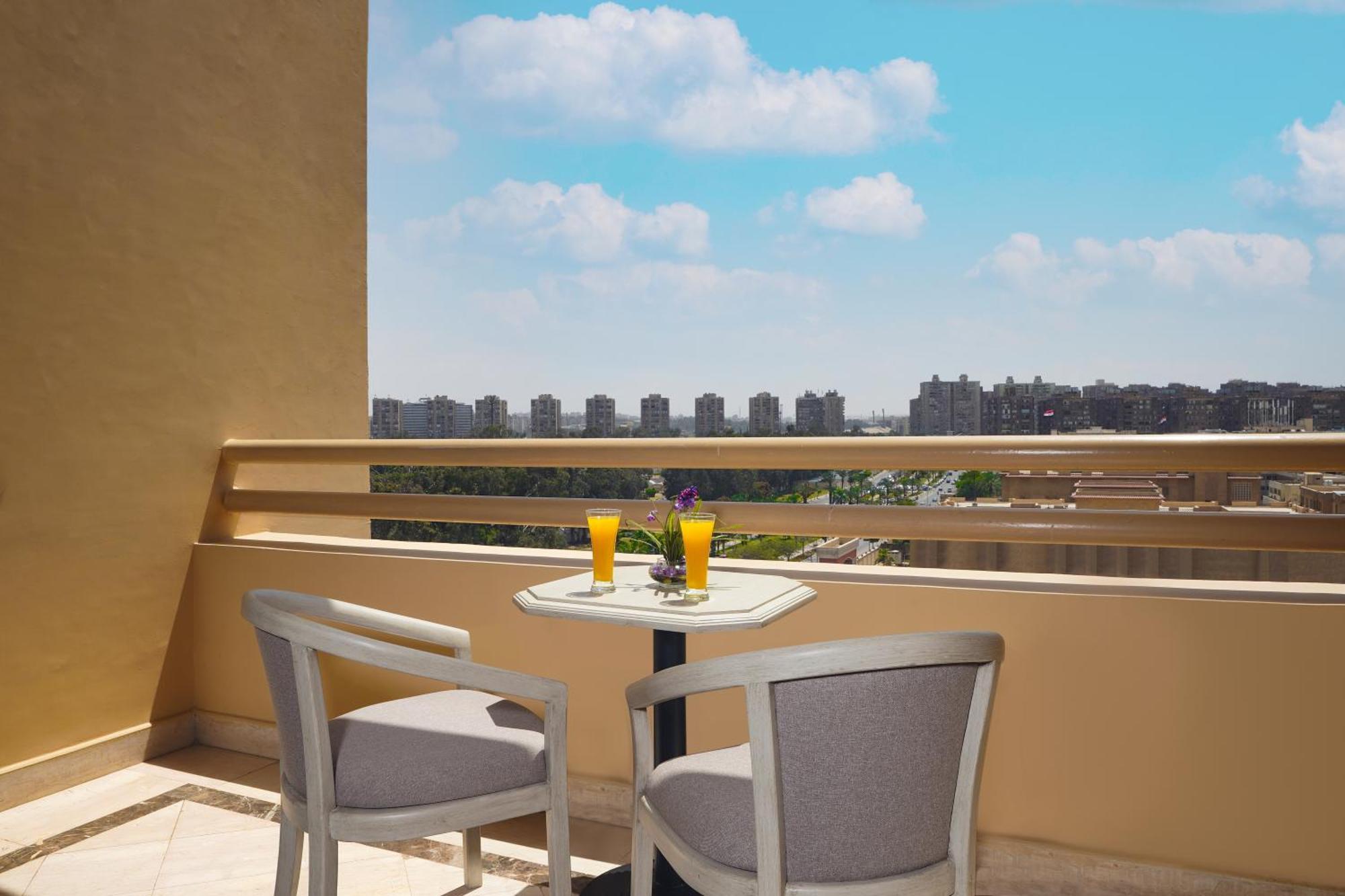 Triumph Plaza Hotel Kaherah Luaran gambar