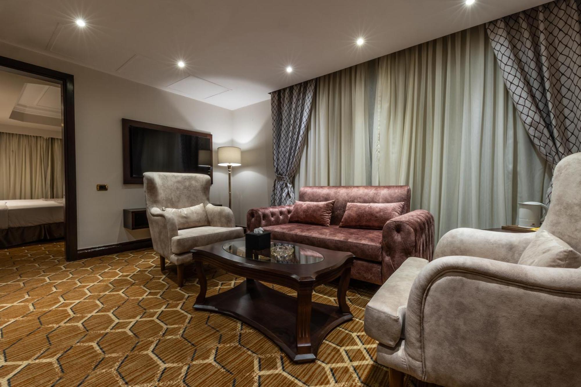 Triumph Plaza Hotel Kaherah Luaran gambar