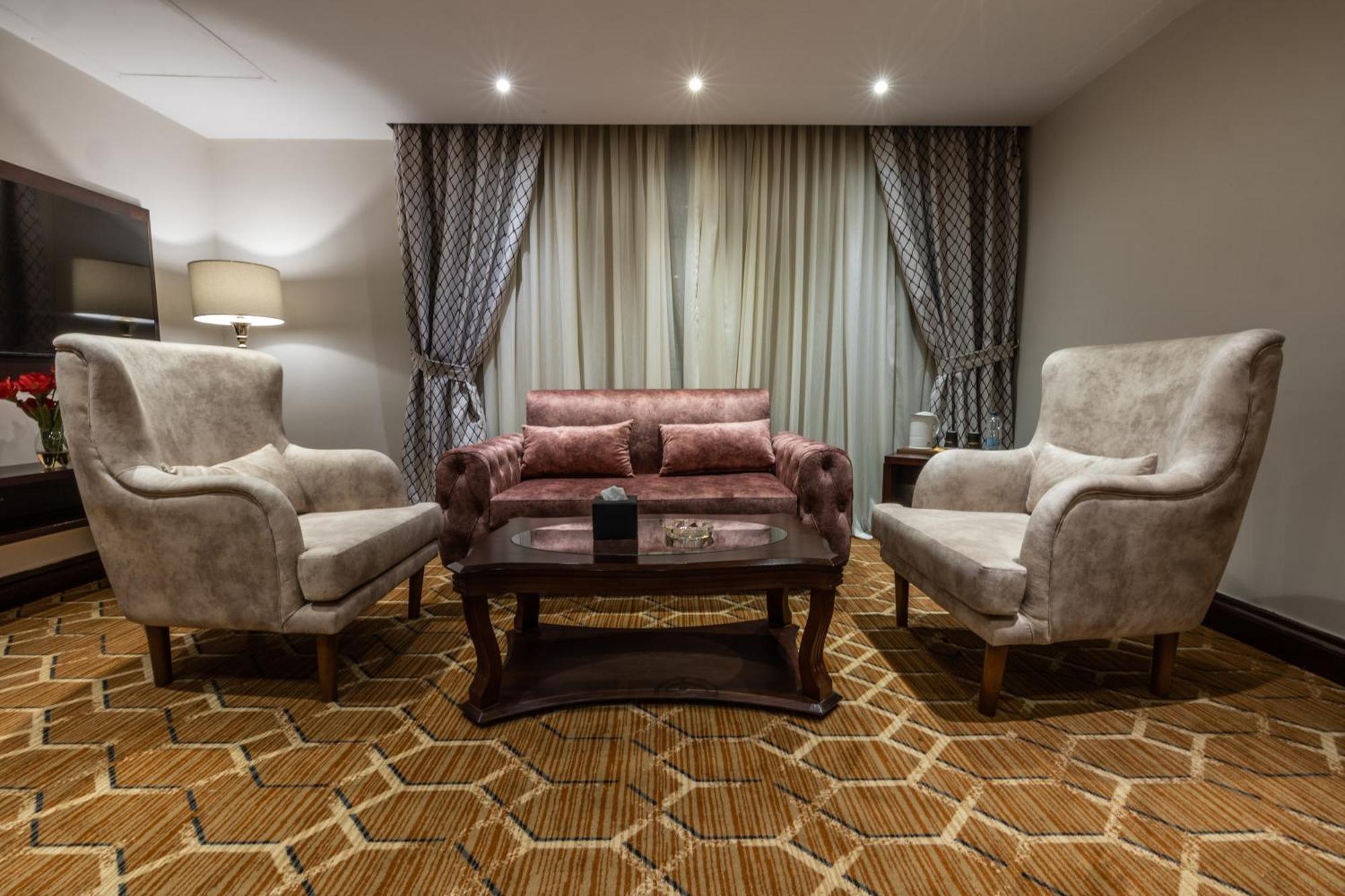 Triumph Plaza Hotel Kaherah Luaran gambar